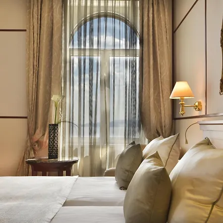 阿玛迪利亚公园米勒尼酒店 酒店